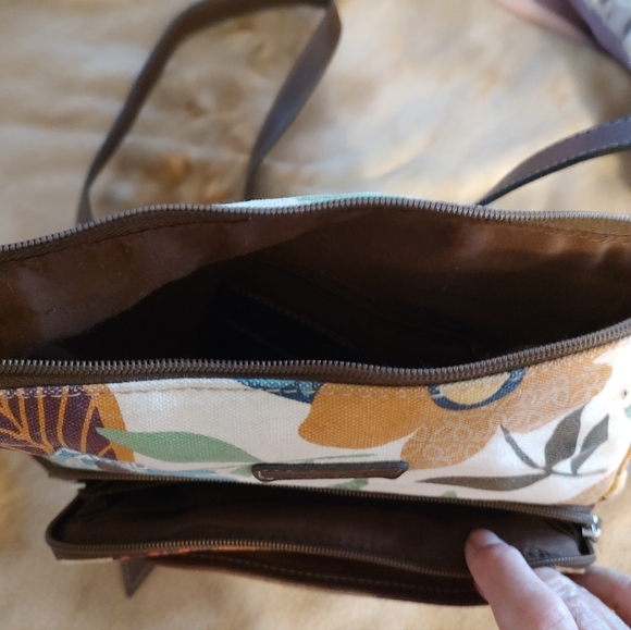 Relic Floral Crossbody Bag with Multicolor Design 9.5"X9.5" - Picture 3 of 9